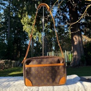 Lv trocadero crossbody bag